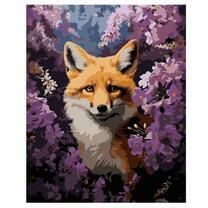 Рыжая лисичка в фиолетовых цветах